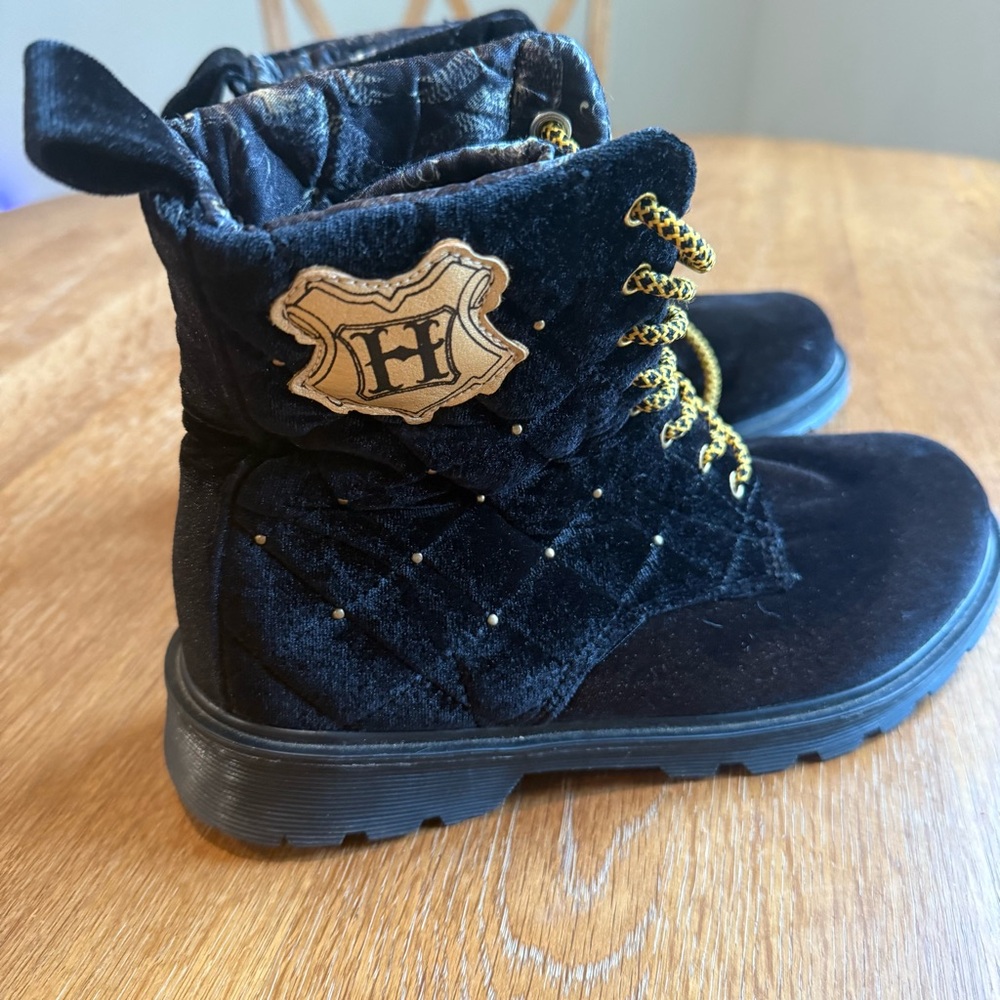 Harry Potter Licensed Quilted Boots Size 9